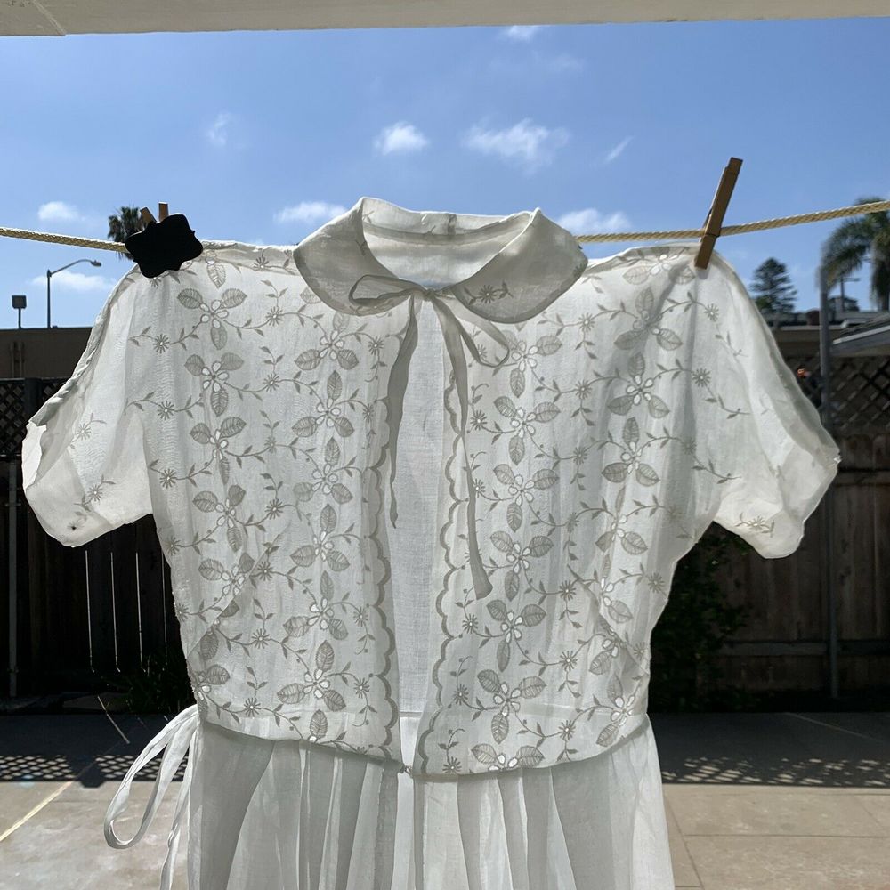 Vintage 1930s White Organdy Wedding Dress - Picture 2 of 12